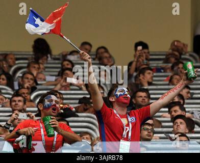 2 luglio 2017 - San Pietroburgo, Russia - tifosi della nazionale cilena nella finale della FIFA Confederations Cup tra le squadre nazionali di Cile e Germania. (Immagine di credito: © Andrey Pronin via ZUMA Wire) Foto Stock