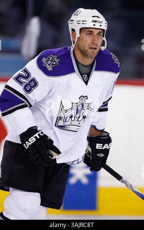 27 novembre 2008 - Calgary, Alberta, Canada - foto del profilo del giocatore NHL su Jarret Stoll dei Los Angeles Kings durante una recente partita di hockey a Calgary. (Immagine di credito: © Larry MacDougal via ZUMA Wire) Foto Stock