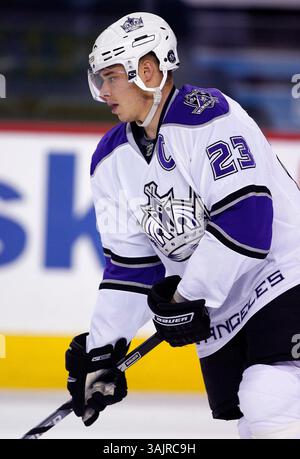 27 novembre 2008 - Calgary, Alberta, Canada - foto del profilo del giocatore NHL su Dustin Brown dei Los Angeles Kings durante una recente partita di hockey a Calgary. (Immagine di credito: © Larry MacDougal via ZUMA Wire) Foto Stock