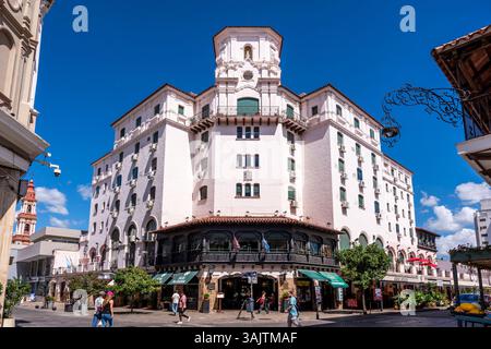 L'Hotel Salta a pochi passi dalla piazza del 9 luglio (Plaza 9 de Julio), Salta, Provincia di Salta, Argentina. Foto Stock