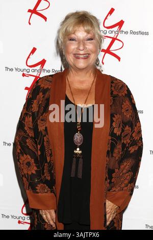 19 agosto 2017 - Burbank, CALIFORNIA, USA - LOS ANGELES - 19 agosto: Beth Maitland all'evento Young and Restless fan 2017 al Marriott Burbank Convention Center il 19 agosto 2017 a Burbank, CA (immagine di credito: © Kathy Hutchins via ZUMA Wire) Foto Stock