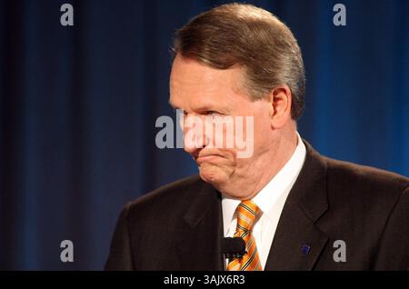 Rick Wagoner, presidente e CEO della GM, parla della situazione attuale della General Motors martedì 17 febbraio 2009 a Detroit, presso la sede centrale della GM. RASHAUN RUCKER/Detroit Free Press. (Immagine di credito: © Detroit Free Press/ZUMA Press) Foto Stock