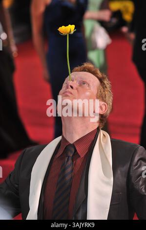 22 febbraio 2009 - Hollywood, California, USA - PHILIPPE PETIT arriva al 81° Annual Academy Awards tenutosi al Kodak Theatre di Hollywood. (Immagine di credito: © Adam Latham/ZUMA Press) Foto Stock