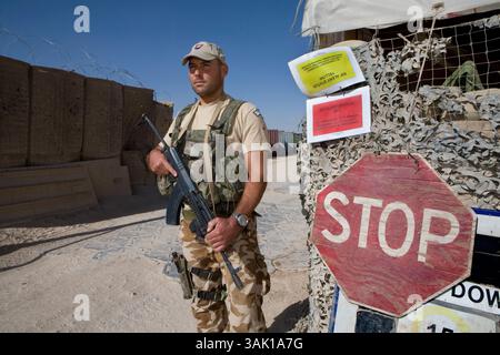 21 settembre 2009 - Tarin Kowt, Uruzgan, Afghanistan - forze armate slovacche (ISAF) guardia Kamp Holland. (Immagine di credito: © Ton Koene/ZUMA Press) Foto Stock