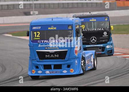 Valencia, Valencia, Spagna. 12 aprile 2025. JORGE VILA (ESP) Alvitrucksport gareggia con le qualificazioni del CECC ''" GP CAMIONES VALENCIA sul circuito DI CHESTE a Valencia il 12 aprile 2025. (Immagine di credito: © Oscar Manuel Sanchez/ZUMA Press Wire) SOLO PER USO EDITORIALE! Non per USO commerciale! Foto Stock