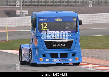 Valencia, Valencia, Spagna. 12 aprile 2025. JORGE VILA (ESP) Alvitrucksport gareggia con le qualificazioni del CECC ''" GP CAMIONES VALENCIA sul circuito DI CHESTE a Valencia il 12 aprile 2025. (Immagine di credito: © Oscar Manuel Sanchez/ZUMA Press Wire) SOLO PER USO EDITORIALE! Non per USO commerciale! Foto Stock