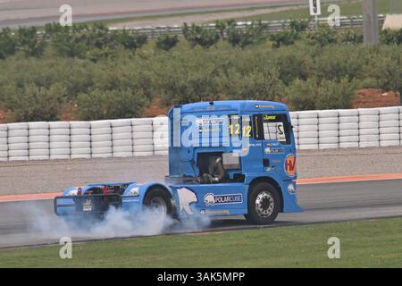 Valencia, Valencia, Spagna. 12 aprile 2025. JORGE VILA (ESP) Alvitrucksport gareggia con le qualificazioni del CECC ''" GP CAMIONES VALENCIA sul circuito DI CHESTE a Valencia il 12 aprile 2025. (Immagine di credito: © Oscar Manuel Sanchez/ZUMA Press Wire) SOLO PER USO EDITORIALE! Non per USO commerciale! Foto Stock