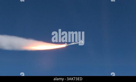 15 dicembre 2016 - Daytona Beach, Florida, Stati Uniti - il razzo Orbital ATK Pegasus XL e la navicella CYGNSS della NASA si lanceranno sull'Oceano Atlantico dopo essere stato trasportato in volo da un aereo Orbital ATK L-1011 Stargazer il 15 dicembre 2016 vicino a Daytona Beach, Florida. (Immagine di credito: © Lori Losey/NASA via ZUMA Wire) Foto Stock