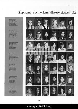L'annuario 1972 del Park Center High School, Pirate volume 1: Interface '72, mette in evidenza gli studenti, gli insegnanti, lo sport, i club, ed eventi dell'anno scolastico 1971-1972, che riflettono la vita degli studenti e i risultati scolastici. Foto Stock