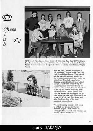 Questo annuario, Pirate Vol. Vi: Tesori, dalla Park Center High School nel 1977 riflette sui significativi momenti accademici, extracurricolari e atletici dell'anno scolastico 1972-1973. Foto Stock