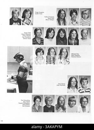Vol. Pirata Vi: Tesori, il 1977 Park Center High Yearbook, cattura gli studenti, gli insegnanti e i principali eventi dell'anno scolastico 1972-1973, concentrandosi su atletica, club e vita scolastica. Foto Stock