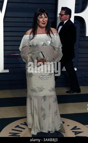26 febbraio 2017 - la, CA, Stati Uniti d'America - Anjelica Huston arriva alla Vanity Fair Oscar Party al Wallis Annenberg Center for the Performing Arts il 26 2017 febbraio a Beverly Hills, Los Angeles (immagine di credito: © Famous/Ace Pictures via ZUMA Press) Foto Stock
