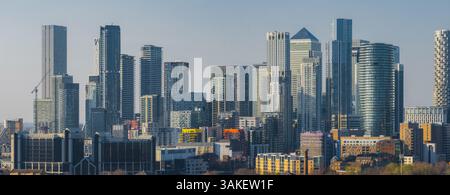 Vista aerea dello skyline di Canary Wharf con i moderni grattacieli di Londra Foto Stock