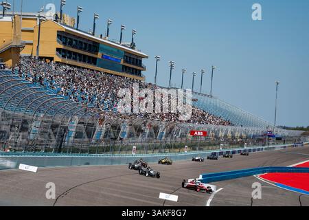 23 ROWLAND Oliver (gbr), Nissan Formula e Team, Nissan e-4ORCE 05, azione durante l'ePrix di Miami, 5° round del Campionato Mondiale ABB FIA Formula e 2024-25, sull'Homestead - Miami Speedway dal 9 al 12 aprile 2025 a Homestead, Florida, Stati Uniti d'America - Photo Julien Delfosse / DPPI Foto Stock