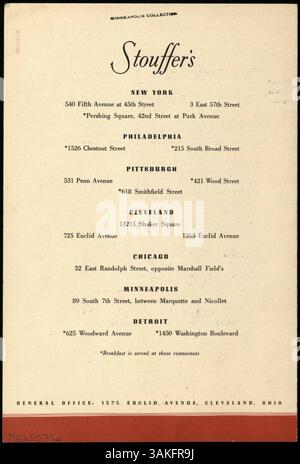 Un menu a libro dallo Stouffer's Restaurant, con una copertina raffigurante cardinali tra rami carichi di bacche. Il menu include bistecche, specialità di pesce, piatti di pollame, dessert, frutta, e bevande. Foto Stock