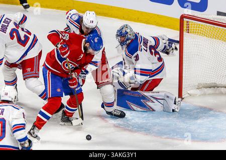 12 aprile 2017: Il centro dei Montreal Canadiens Alex Galchenyuk (27) combatte per il disco libero con il difensore dei New York Rangers Marc Staal (18) come portiere dei New York Rangers Henrik Lundqvist (30) si prepara a salvare durante la partita di playoff dei New York Rangers e dei Montreal Canadiens NHL al Bell Centre di Montreal, QC. New York sconfisse Montreal 2-0. John Crouch/CSM(immagine di credito: &Copy; John Crouch/Cal Sport Media/CSM tramite cavo ZUMA) Foto Stock