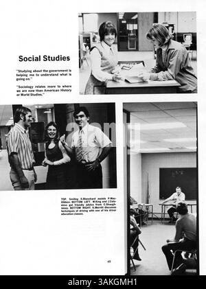 L'edizione 1973 del Lindbergh High Yearbook, intitolata "contrails '73", cattura gli studenti, gli insegnanti, i club, l'atletica leggera e altri eventi significativi dell'anno scolastico 1972-1973 alla Lindbergh High School. Foto Stock