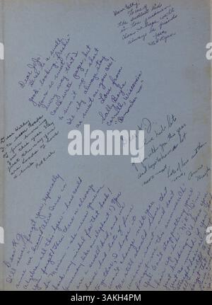 L'Annuario Angelus del 1945 dell'Accademia dei Santi Angeli documenta l'anno scolastico 1944-1945, che copre studenti, insegnanti, atletica e club. Foto Stock