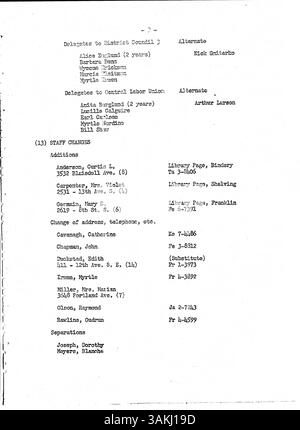 Questo bollettino settimanale della Minneapolis Public Library 1957 contiene aggiornamenti chiave, notizie interne e annunci per i dipendenti e i membri del personale della biblioteca. Foto Stock
