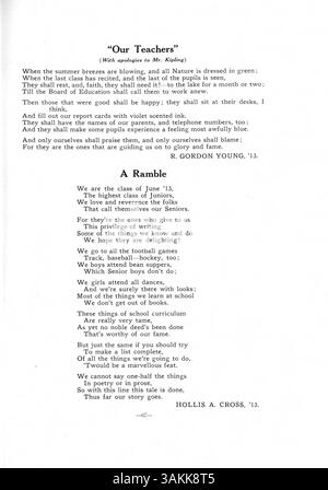 Questo annuario delle scuole superiori del 1912 cattura i momenti chiave dell'anno scolastico 1911-1912, tra cui atletica leggera, club e il contributo degli studenti afroamericani nel plasmare la cultura della scuola. Foto Stock