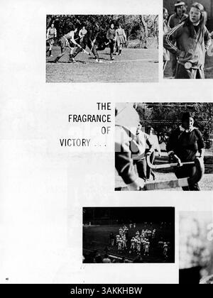 L'annuario "Bravura" del 1975 della Blake High School registra la vita accademica ed extracurricolare degli studenti, con atletica leggera, club, facoltà e storia afroamericana. Foto Stock