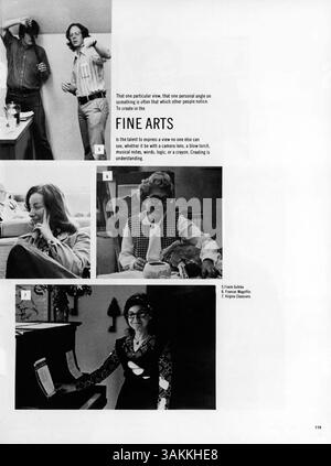 L'annuario "Bravura" del 1975 della Blake High School presenta l'anno scolastico 1974-1975, che documenta studenti, insegnanti, atletica leggera, club, e la storia afroamericana. Foto Stock