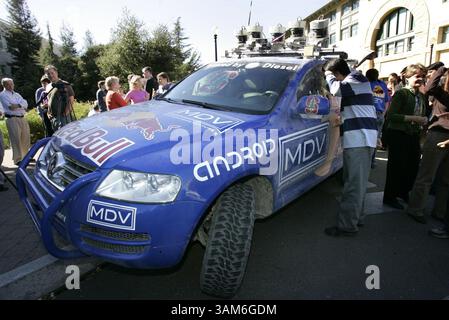 10 ottobre 2005 - Stati Uniti - KRT US NEWS STORY SLUGGED: SCI-ai KRT PHOTOGRAPH BY JOANNE HO-YOUNG LEE/SAN JOSE MERCURY NEWS (24 ottobre) Stanley, la robotica Volkswagen che ha vinto la corsa della Defense Advanced Research Project Agency attraverso il deserto della California il 9 ottobre 2005, è stato progettato dal laboratorio di intelligenza artificiale della Stanford University a Palo alto, California. (lde) 2005 (immagine di credito: © Joanne ho-Young Lee/mct/ZUMAPRESS.com) Foto Stock