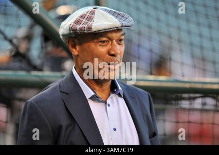 5 maggio 2014 Anaheim, CA..New York Yankees Forrmer Yankee Great Reggie Jackson prima della partita di baseball della Major League tra i New York Yankees e i Los Angeles Angels all'Anaheim Stadium di Anaheim, California..i Los Angeles Angels sconfiggono i New York Yankees 4-1..Louis Lopez/CSM (Credit Image: © Louis Lopez/Cal Sport Media/ZUMAPRESS.com) Foto Stock