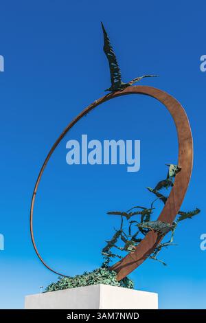Monumento a Jonathan Seagull. Parte del MAM - Museo d'Arte sul Mare, un museo all'aperto a San Benedetto del Tronto. Ascoli Piceno, Marche, Italia. Foto Stock