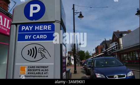 Parcheggio nelle strade principali di Eastleigh, Regno Unito Foto Stock