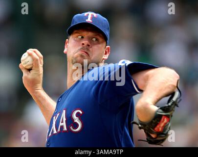 8 luglio 2007 - USA - il lanciatore titolare dei Texas Rangers Kevin Millwood lavora contro i Baltimore Orioles. I Rangers sconfissero gli Orioles, 2-1, al Rangers Ballpark di Arlington, Texas, domenica 8 luglio 2007. (Khampha Bouaphanh/Fort Worth Star-Telegram/MCT) (immagine di credito: © Khampha Bouaphanh/mct/ZUMAPRESS.com) Foto Stock