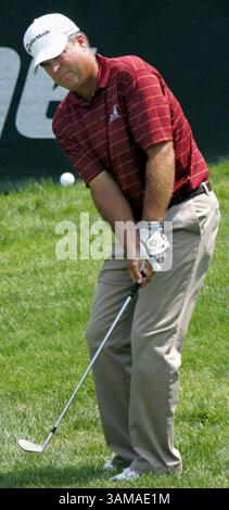 3 agosto 2007 - FRANCOBOLLO, Stati Uniti - Kenny Perry batte sul 17° green durante il secondo round del Bridgestone Invitational al Firestone Country Club di Akron, Ohio, venerdì 3 agosto 2007. (Ed Suba Jr./Akron Beacon Journal/MCT) (immagine di credito: © ed Suba Jr/mct/ZUMAPRESS.com) Foto Stock