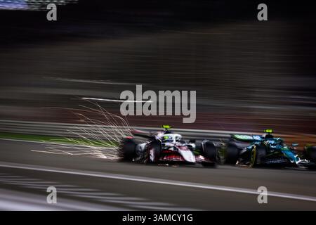 Credito obbligatorio: Foto di FLORENT GOODEN/DPPI/Shutterstock (15251011am)87 BEARMAN 'Ollie' Oliver (gbr), Haas F1 Team VF-25 Ferrari, azione durante il Gran Premio del Golfo del Bahrain 2025, 4° round del Campionato del mondo di Formula 1 FIA 2025 dall'11 al 13 aprile 2025 sul circuito Internazionale del Bahrain, a Sakhir, Bahrain - foto Florent Gooden / DPPI F1 - Bahrein GRAN PREMIO del BAHREIN, 13 aprile 2025, Bahrein Bahrein Bahrein BAHREIN Bahrein 2025 Foto Stock