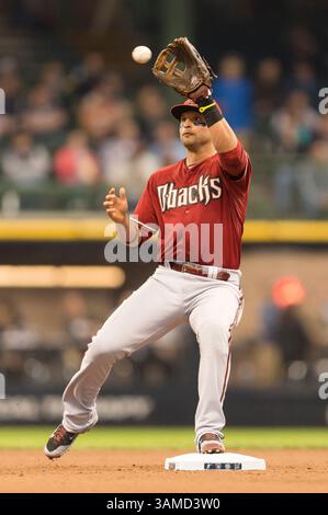 7 maggio 2014 - Milwaukee, Wisconsin, Stati Uniti d'America - 7 maggio 2014: La seconda base degli Arizona Diamondbacks Martin Prado #14 gira una doppia partita durante la partita di baseball della Major League tra i Milwaukee Brewers e gli Arizona Diamondbacks al Miller Park di Milwaukee, WISCONSIN. Arizona guida Milwaukee 2-1 nel sesto inning. John Fisher/CSM(immagine di credito: © John Fisher/Cal Sport Media/ZUMAPRESS.com) Foto Stock