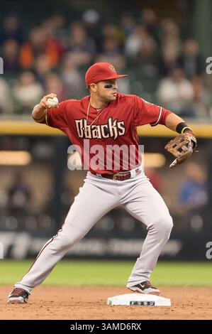 7 maggio 2014 - Milwaukee, Wisconsin, Stati Uniti d'America - 7 maggio 2014: La terza base degli Arizona Diamondbacks Martin Prado #14 gira una doppia partita durante la partita di baseball della Major League tra i Milwaukee Brewers e gli Arizona Diamondbacks al Miller Park di Milwaukee, WISCONSIN. Arizona sconfisse Milwaukee 3-2. John Fisher/CSM(immagine di credito: © John Fisher/Cal Sport Media/ZUMAPRESS.com) Foto Stock