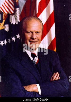 2 agosto 2000 - Stati Uniti - (KRT9) KRT US NEWS STORY SLUGGED: FORD KRT FOTOGRAFIA PER GENTILE CONCESSIONE DELLA BIBLIOTECA FORD (2 agosto) undated file Photography Show è il primo ritratto ufficiale della Casa Bianca del presidente Gerald R. Ford. L'ex presidente Gerald Ford ha subito un ictus mentre partecipava alla Convention nazionale repubblicana a Philadelphia, Pennsylvania, ma è stato descritto dai medici come "fare bene" mercoledì e pensando chiaramente. (KRT) AP PL BL KD 2000 (VERT.) (kn) (foto aggiuntive disponibili su KRT Direct, KRT/PressLink o su richiesta) (immagine di credito: © Ford Library/mct/ZUMAPRESS.com) Foto Stock