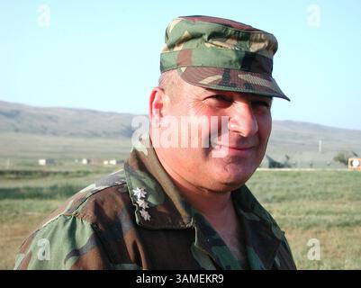 28 settembre 2002 - Stati Uniti - KRT WORLD NEWS STORY SLUGGED: RUSSIA-GEORGIA KRT FOTO DI MARK MCDONALD/KRT (7 ottobre) il colonnello Jimmy Zaridze, vice comandante delle forze terrestri georgiane, dice che con più soldati ci sarebbero pochi problemi nella gola di Pankisi, dove il presidente russo Vladimir Putin minaccia di attaccare sospetti terroristi. Zaridze viene mostrato il 28 settembre 2002. (KRT) NC KD BL 2002 (Horiz) (gsb) (immagine di credito: © PHOTOGNOSOURCE/mct/ZUMAPRESS.com) Foto Stock