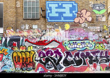 Street Art in Buxton Street, East End, Londra, Inghilterra, Regno Unito, Londra, Inghilterra meridionale, Regno Unito, Europa Foto Stock