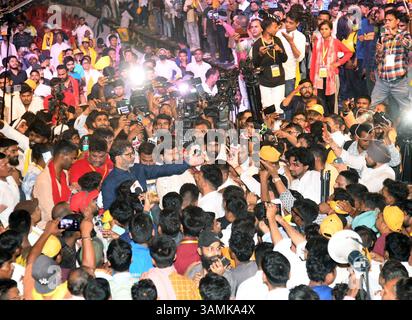 Patna, India. 14 aprile 2025. PATNA, INDIA - 11 APRILE: -Jan Suraaaj, presidente del partito Prashant Kishore, incontro con gli operai del partito durante il "Bihar Badlao Rally" a Gandhi Maidan l'11 aprile 2025 a Patna, India. (Foto di Santosh Kumar/Hindustan Times/Sipa USA ) credito: SIPA USA/Alamy Live News Foto Stock