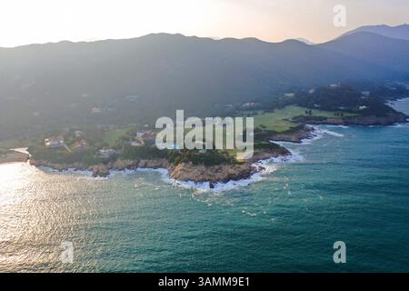 Vista aerea del club golfistico Shek o Beach sul mare dell'isola di Hong Kong. Foto Stock