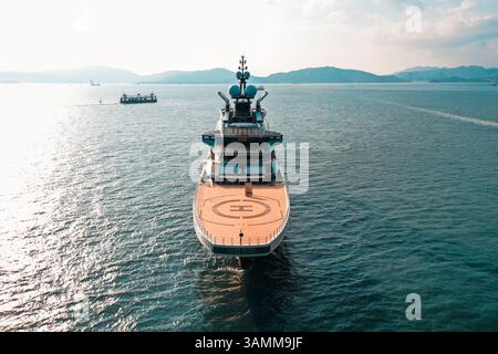 Hong Kong - 8 ottobre 2022: Veduta aerea dello yacht NORD autorizzato avvistato nelle acque di Hong Kong. Foto Stock