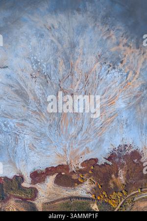 Vista aerea della costa del lago Elton (Ozero Ell'ton), dell'oblast di Volgograd, Russia. Foto Stock