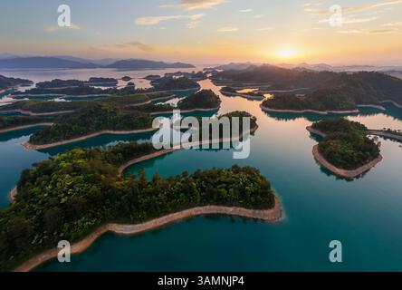 Vista aerea del lago Qiandao, del lago Thousand Island, Cina Foto Stock