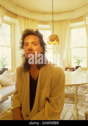 Ritratto di Jim Kerr della band scozzese Simple Minds in Londra circa 1987 Foto Stock