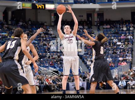 19 feb. 2014 - Hartford, CT, USA - mercoledì 19 febbraio 2014: Durante la prima metà della partita di basket femminile NCAA tra Central Florida e Connecticut al XL Center di Hartford, CT. Bill Shettle / Cal Sport Media. (Immagine di credito: © Bill Shettle/Cal Sport Media/ZUMAPRESS.com) Foto Stock
