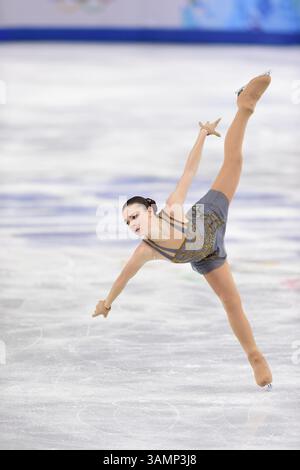20 febbraio 2014 - Sochi, Russia - Adelina Sotnikova (RUS) partecipa al programma di pattinaggio di figura femminile gratuito alle Olimpiadi invernali 2014 di Sochi. Kostner ha vinto una medaglia di bronzo. Sotnikova ha vinto la medaglia d'oro. (Immagine di credito: © Troy Wayrynen/ZUMAPRESS.com) Foto Stock