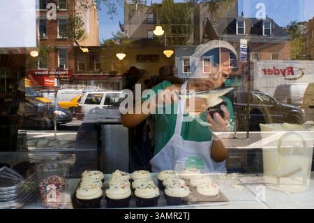 21 settembre 2009 - New York, New York, Stati Uniti - Bakery nel quartiere di Chelsea. Il quartiere è ora famoso per le numerose gallerie d'arte e mostre in offerta, tra cui una strada (24) completamente piena di arte. Inoltre, il passaggio nell'area della comunità delle arti visive ha il quartiere progettato come uno dei centri dell'arte moderna, con molti studi di artisti, musei e arte, anche come il Rubin Museum, il Chelsea Art Museum e il Graffiti Research Lab il centro del quartiere è completo di teatro all'avanguardia e arti visive (Credit Image: © Sergi Reboredo/ZUMA Wire/ZUMAPRESS.com) Foto Stock