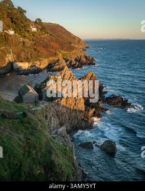 Vista aerea del porto di Polperro al tramonto, Cornovaglia, Regno Unito. Foto Stock