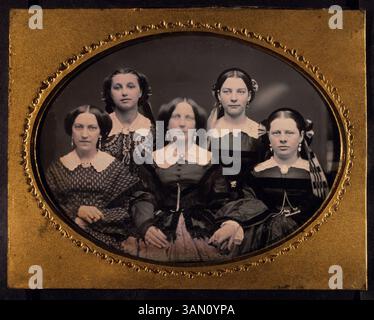 1 giugno 1900 - gruppo di donne generazionali, Ritratto, Daguerreotype, circa 1850 (Credit Image: © Glasshouse/ZUMAPRESS.com) Foto Stock