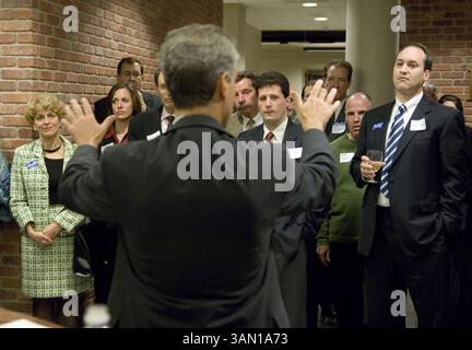 26 ottobre 2006 - USA - Rep. Statunitense Rahm Emanuel (D-il), presidente del Comitato per la campagna del Congresso Democratico, parla a una raccolta fondi per il candidato Dan Maffei a Syracuse, New York, il 27 ottobre 2006. (Nancy Stone/Chicago Tribune/MCT) (immagine di credito: © Nancy Stone/mct/ZUMAPRESS.com) Foto Stock